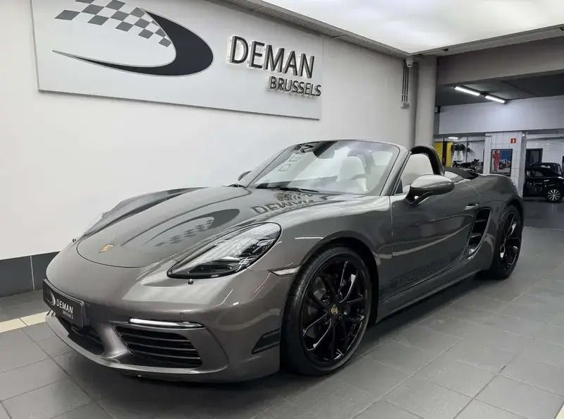 Gris Nouvelle 2024 Porsche 718 Boxster Chrono Cabriolet | 86 900 € - Image 1/4