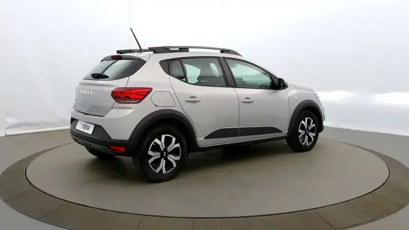 Image 2/4