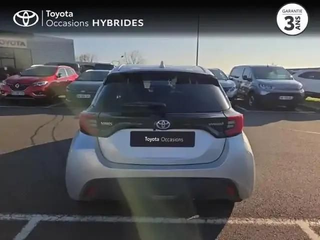 Occasion Toyota Yaris Hybrid Design 116 ch (85 kW) 2021 Gris aluminium (m) Berline