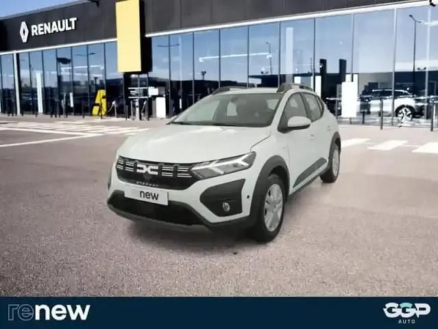 Blanc Occasion 2024 Dacia Sandero Expression Berline | 15 999 € (Prix juste) - Image 1/4