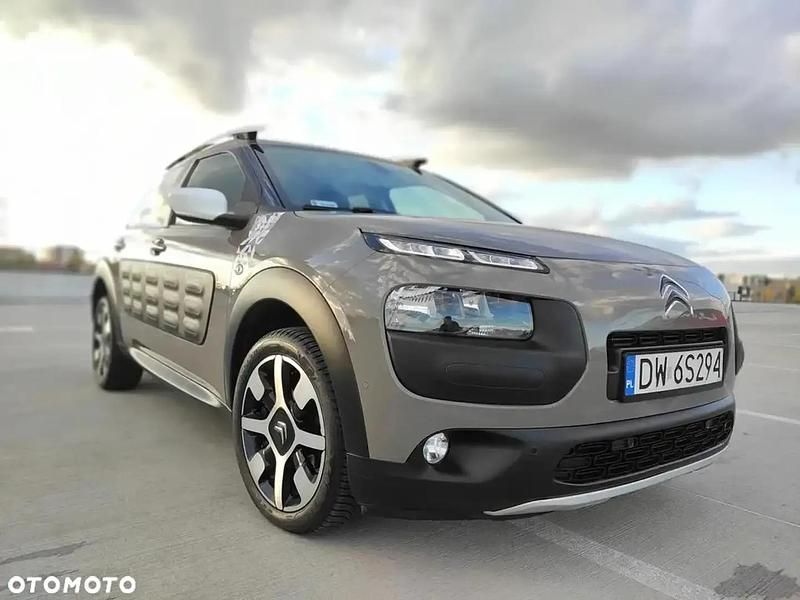 Gris Occasion 2017 Citroën C4 PureTech SUV | 9 000 € (Prix juste) - Image 1/4