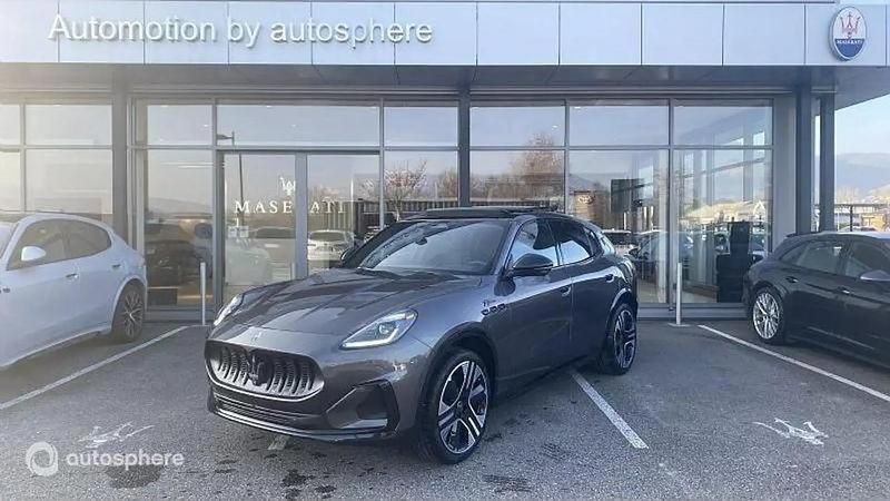 Gris Utilisé 2025 Maserati Grecale Folgore SUV | 92 990 € - Image 1/4