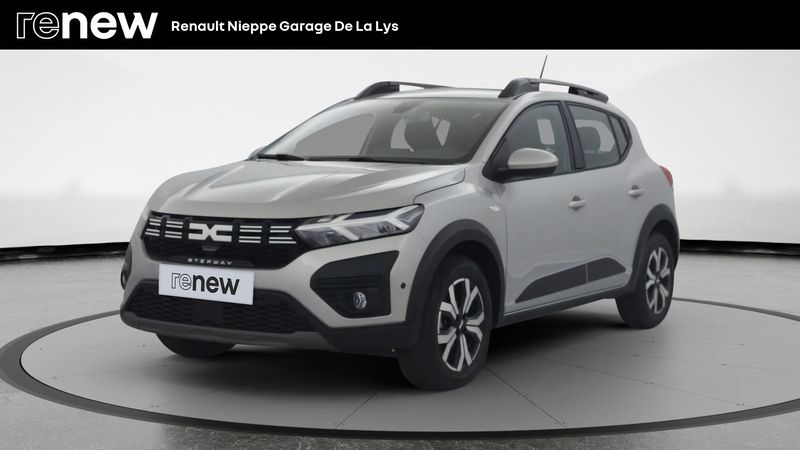 Gris Utilisé 2024 Dacia Sandero Expression Citadine | 16 999 € (Prix assez cher) - Image 1/4