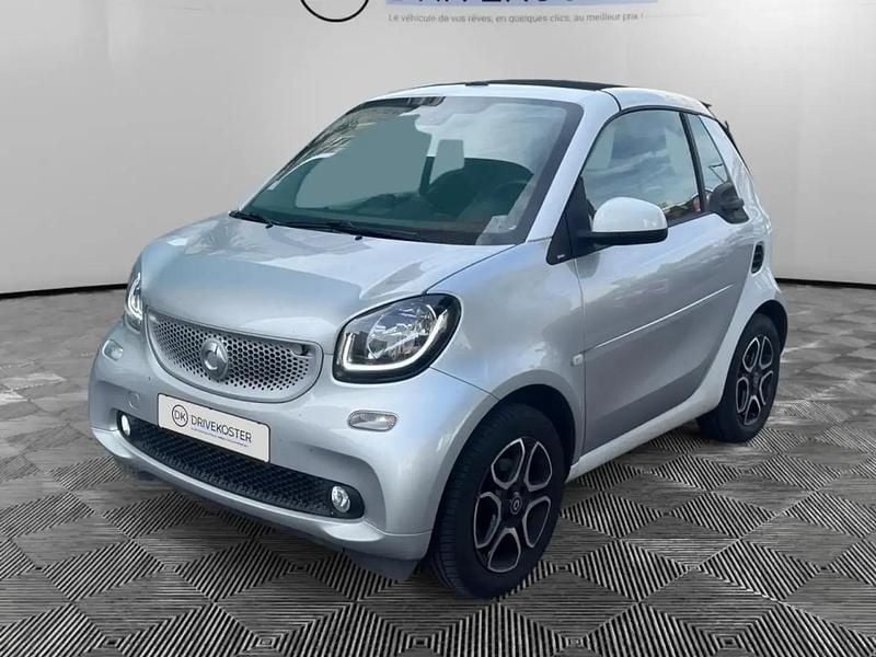 Gris Occasion 2016 Smart ForTwo Cabrio Cabriolet | 14 990 € - Image 1/4