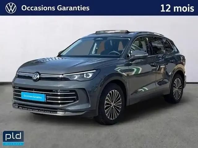 Gris Utilisé 2024 VW Tiguan Elegance SUV | 39 990 € (Prix assez cher) - Image 1/4