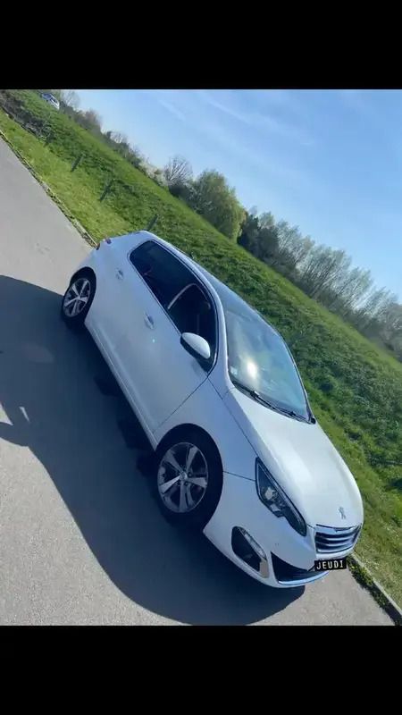 Blanc Utilisé 2014 Peugeot 308 Berline | 7 590 € (Prix cher) - Image 1/4