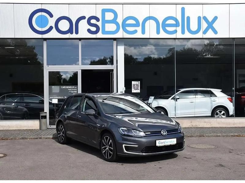 Gris Utilisé 2020 VW e-Golf Pro Citadine | 15 980 € (Prix juste) - Image 1/4