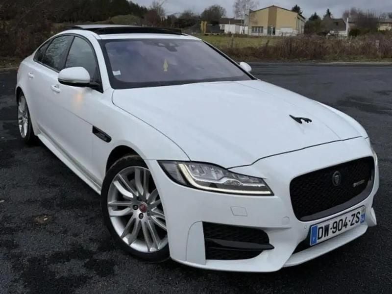 Blanc Occasion 2015 Jaguar XE Berline | 12 900 € (Prix juste) - Image 1/4