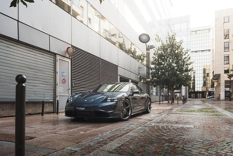 Gris Occasion 2021 Porsche Taycan Turbo S Berline | 109 990 € (Prix assez cher) - Image 1/4