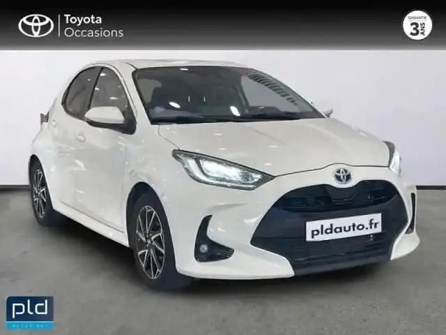 Occasion Toyota Yaris Hybrid Design 116 ch (85 kW) 2022 Blanc Berline