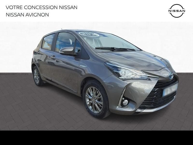 Occasion Toyota Yaris Hybrid 75 ch (55 kW) 2018 Gris dune Berline