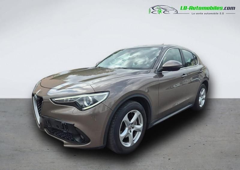 Utilisé 2017 Alfa Romeo Stelvio SUV | 25 000 € (Prix juste) - Image 1/4