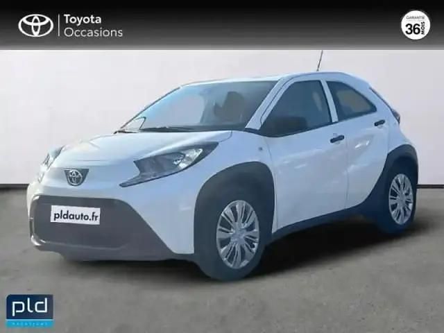 Blanc Utilisé 2023 Toyota Aygo X Business Edition SUV | 14 990 € - Image 1/4