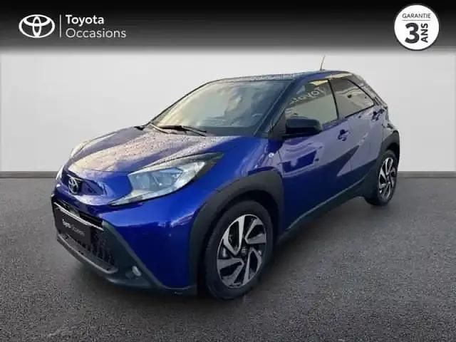 Biton bleu genièvre métal/toit noir Utilisé 2024 Toyota Aygo X Design SUV | 16 290 € - Image 1/4