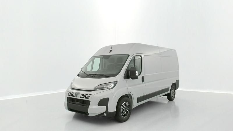 Occasion Fiat Ducato S 180 ch (132 kW) 2024 Gris Van