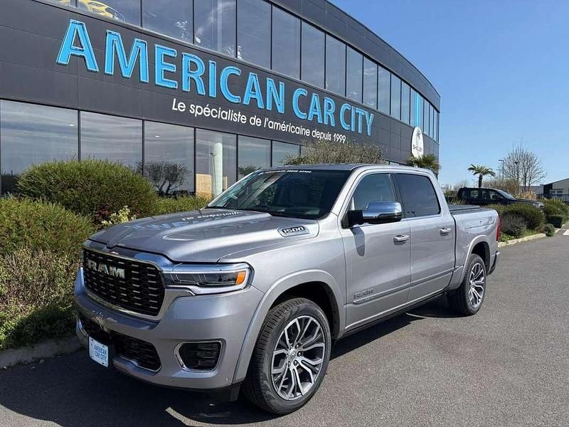 Nouvelle Dodge Ram 2025 Gris Pick-up