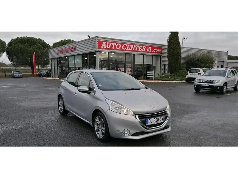 Gris Occasion 2014 Peugeot 208 Allure Citadine | 5 990 € (Prix juste) - Image 1/4