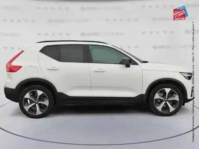 Occasion Volvo XC40 Plus 166 ch (122 kW) 2025 Blanc cristal métallisé SUV