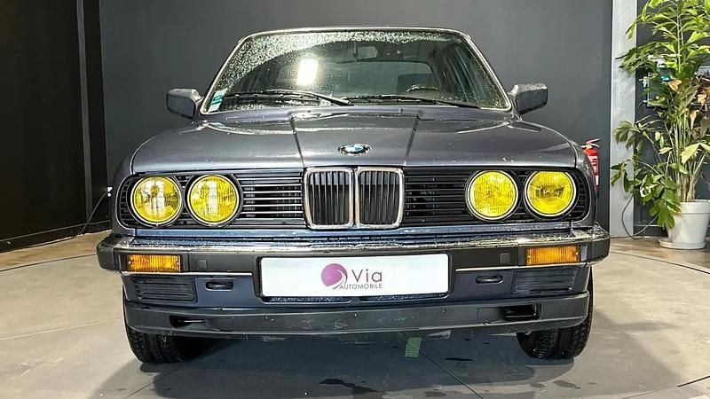 Occasion BMW 318 105 ch (77 kW) 1986 Bleu Berline