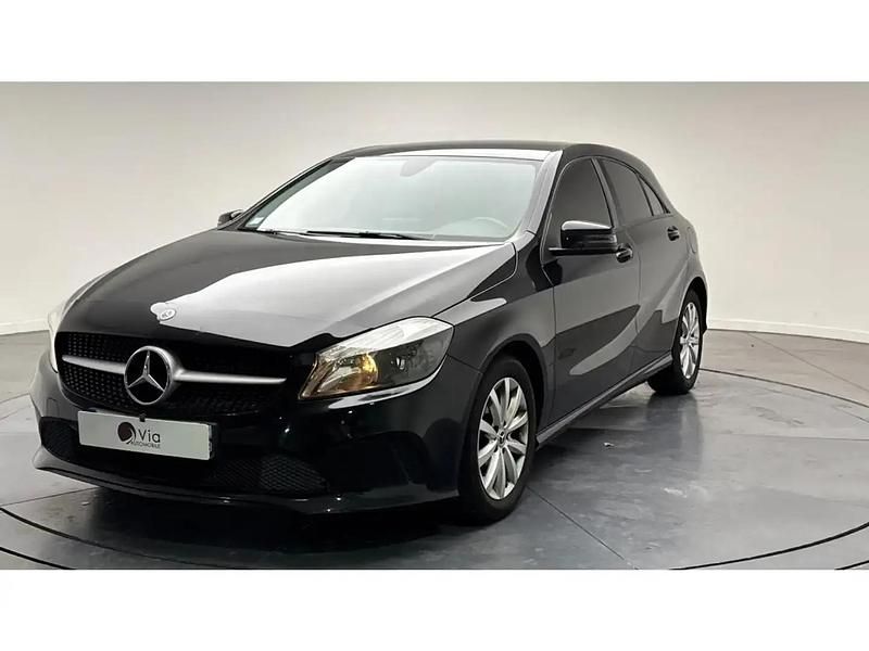 Noir Occasion 2017 Mercedes A180 Business Berline | 13 990 € (Bon prix) - Image 1/4