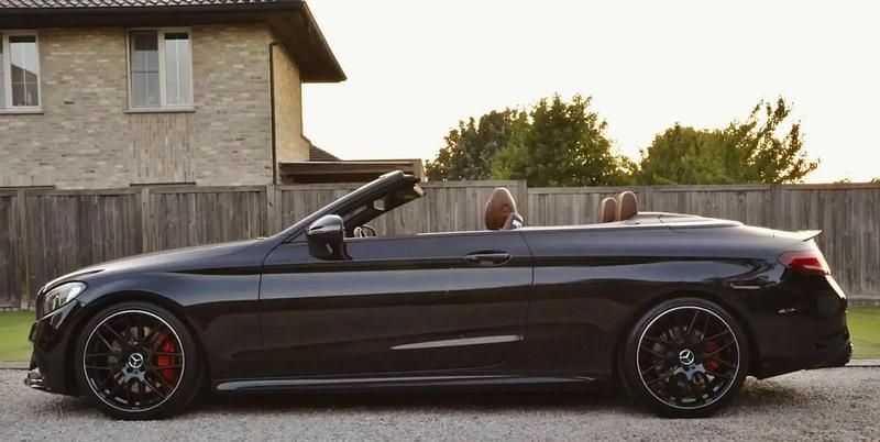 Noir Utilisé 2017 Mercedes C43 AMG AMG Cabriolet | 43 950 € (Prix juste) - Image 1/4