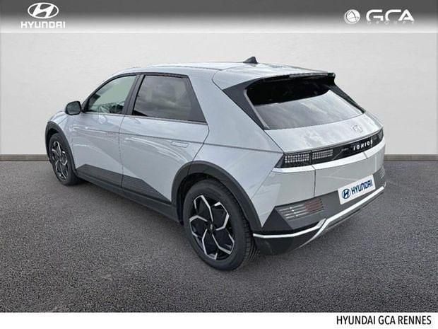 Image 2/4
