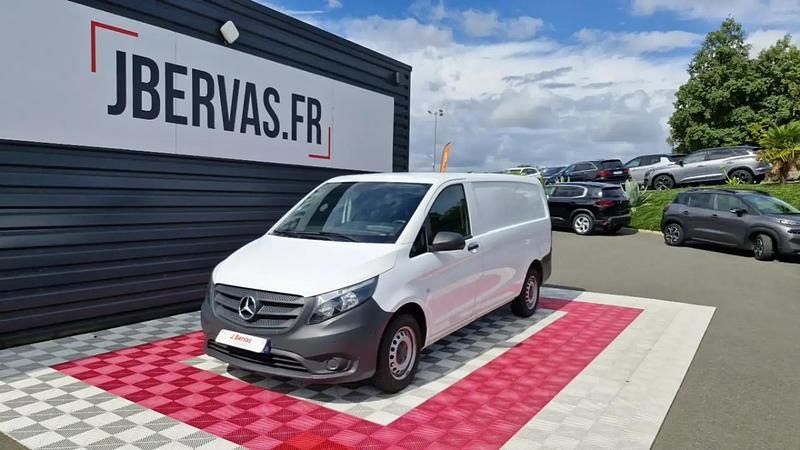 Blanc Utilisé 2022 Mercedes Vito Monospace | 26 990 € - Image 1/4
