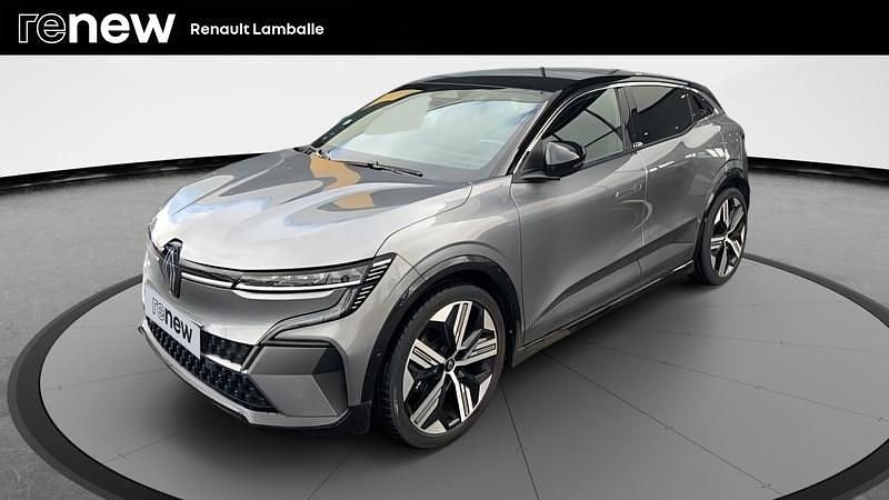 Gris Utilisé 2023 Renault Mégane Iconic Berline | 25 490 € (Bon prix) - Image 1/4