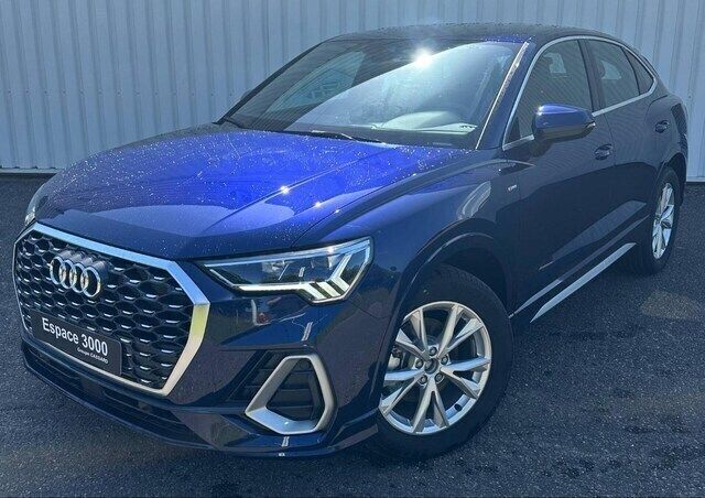 Bleu navarre métallisé Utilisé 2024 Audi Q3 Sportback S-Line SUV | 48 980 € (Prix assez cher) - Image 1/4