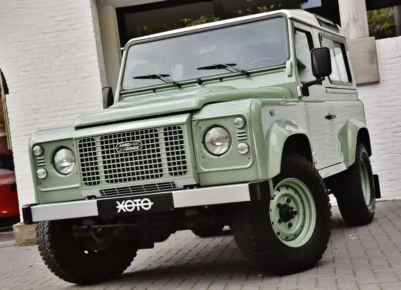 Vert Utilisé 2016 Land Rover Defender Heritage SUV | 74 950 € - Image 1/4