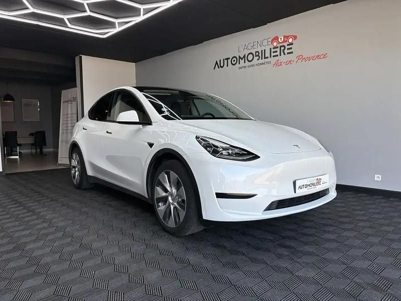 Blanc Utilisé 2023 Tesla Model Y Standard Range SUV | 30 490 € (Bon prix) - Image 1/4