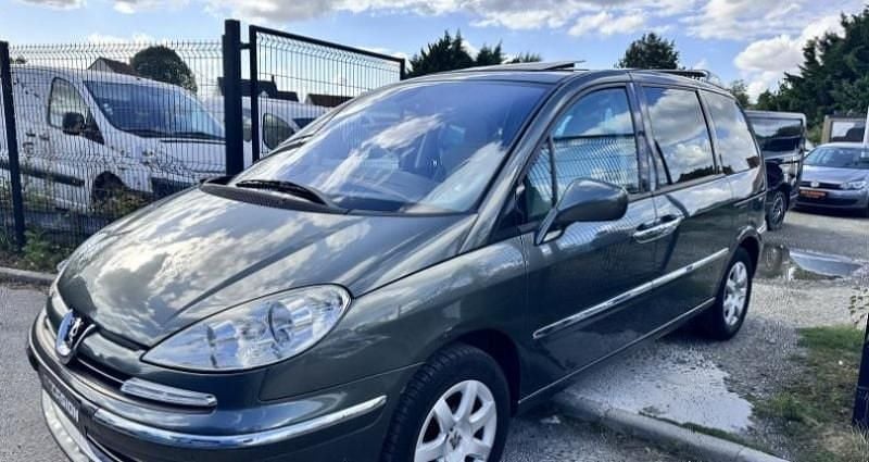 Vert Utilisé 2011 Peugeot 807 Active Monospace | 7 490 € - Image 1/4