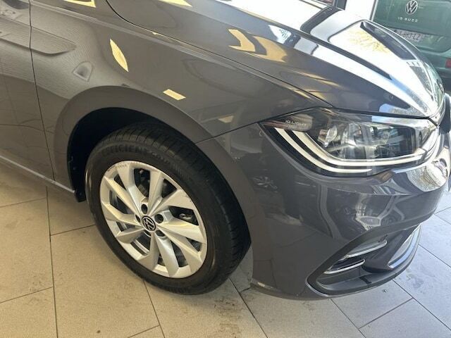Gris Utilisé 2024 VW Polo Style | 21 990 € (Prix juste) - Image 1/4