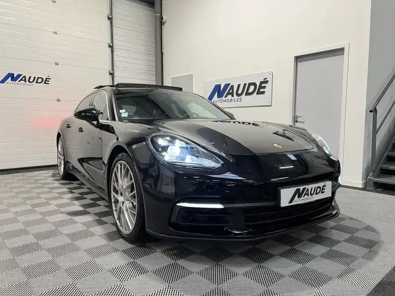 Noir Utilisé 2018 Porsche Panamera 4 Sport Turismo Berline | 74 490 € (Prix assez cher) - Image 1/4