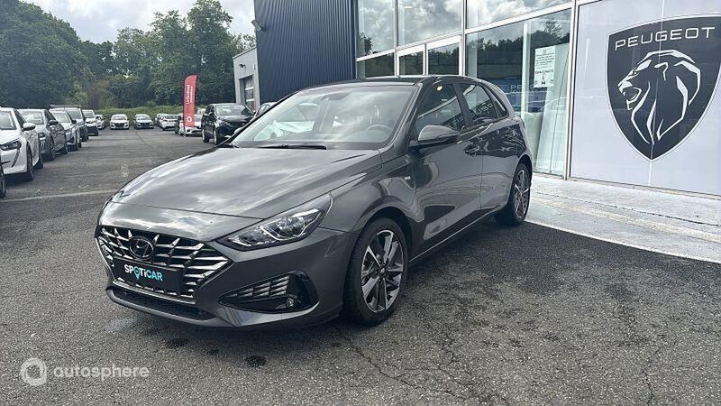 Noir Utilisé 2022 Hyundai i30 Trend Berline | 19 999 € (Prix juste) - Image 1/4