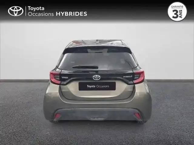 Occasion Toyota Yaris Hybrid Design 116 ch (85 kW) 2021 Bronze impérial (m) Berline