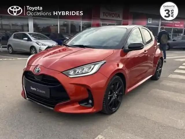 Orange Utilisé 2022 Toyota Yaris Hybrid Berline | 19 990 € (Prix juste) - Image 1/4