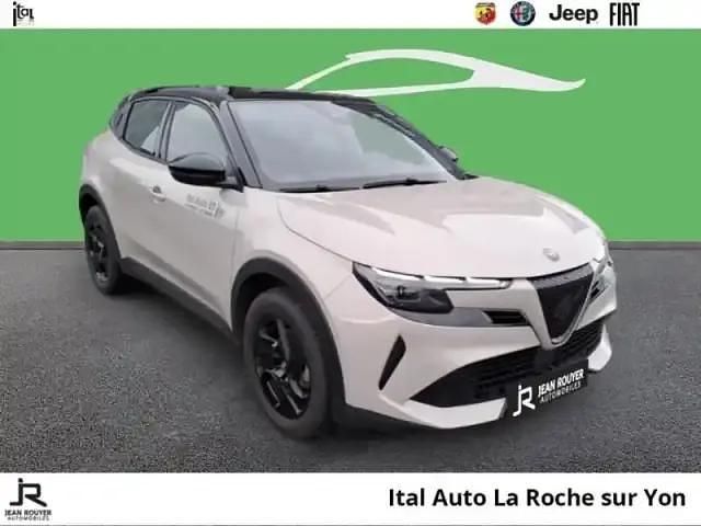 Occasion Alfa Romeo Junior 2025 Ivoire scala métallisée/toit noir SUV