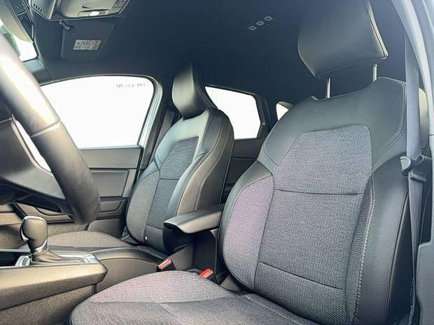 Gris Utilisé 2022 Renault Captur Rive Gauche SUV | 21 990 € (Prix juste) - Image 1/4