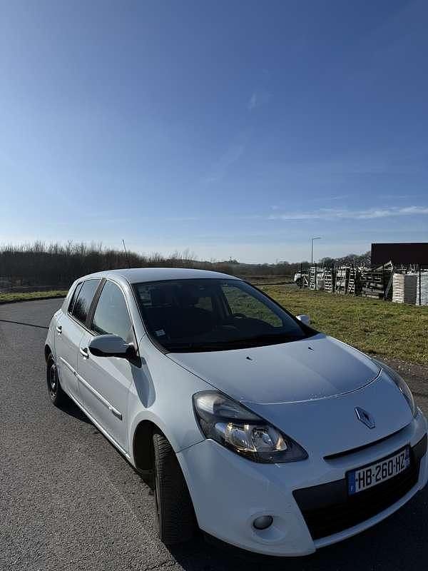 Occasion Renault Clio III 90 ch (66 kW) 2011 Berline