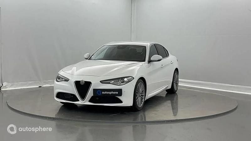 Blanc Utilisé 2016 Alfa Romeo Giulia Lusso Berline | 23 299 € (Prix juste) - Image 1/4