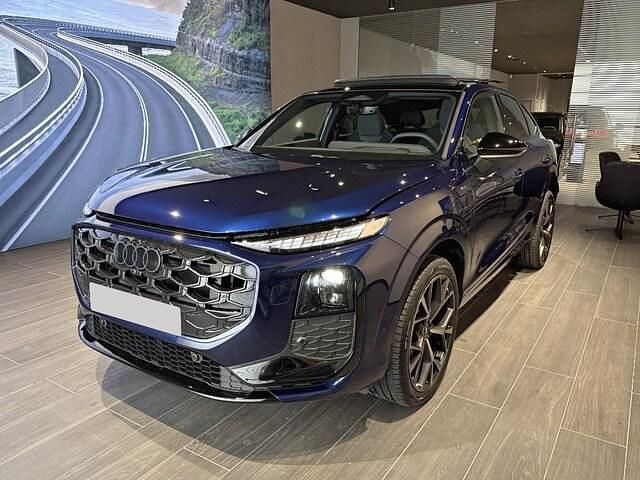 Bleu navarre métallisé Occasion 2026 Audi Q3 Sportback Design SUV | 74 990 € - Image 1/4