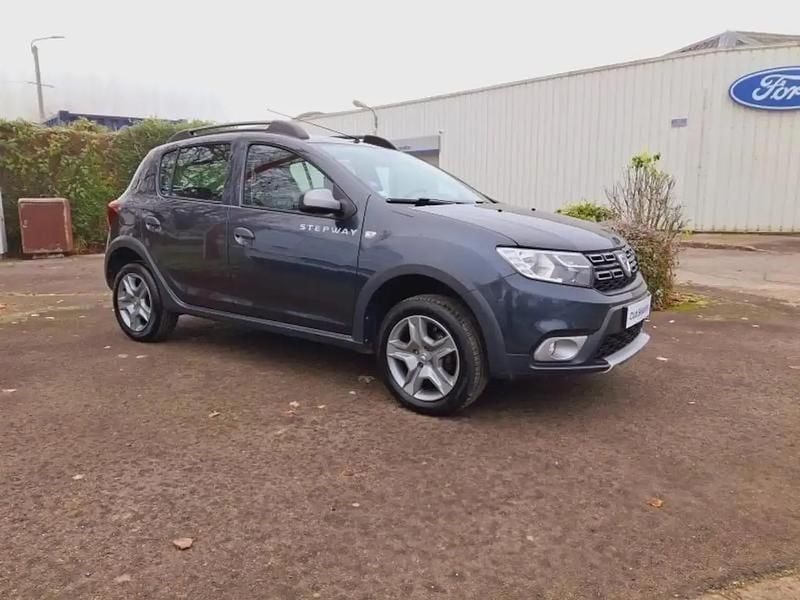 Gris Occasion 2018 Dacia Sandero Stepway Berline | 10 889 € (Prix juste) - Image 1/4