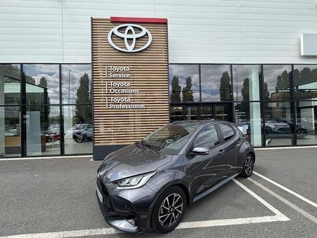 Gris Utilisé 2022 Toyota Yaris Hybrid Design | 18 380 € (Super prix) - Image 1/4