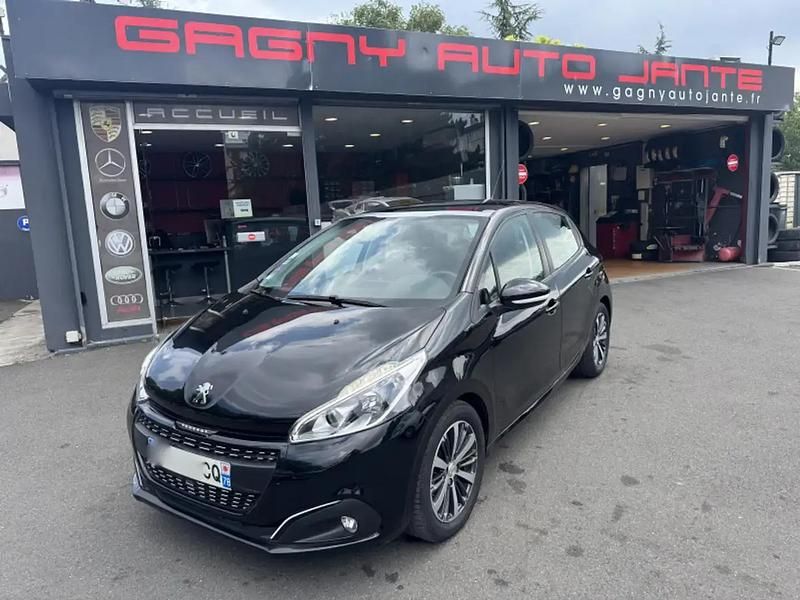 Noir Utilisé 2017 Peugeot 208 Allure Citadine | 7 990 € (Prix juste) - Image 1/4