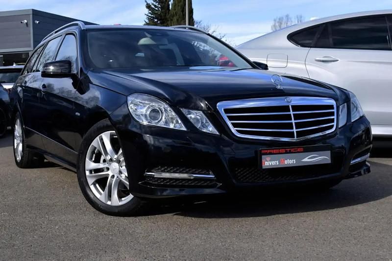 Noir Occasion 2011 Mercedes E250 Avantgarde Break | 12 400 € - Image 1/4