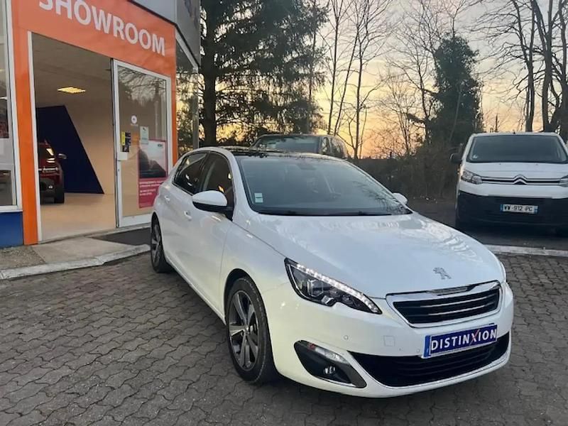 Blanc Utilisé 2017 Peugeot 308 Allure Berline | 16 980 € (Prix cher) - Image 1/4