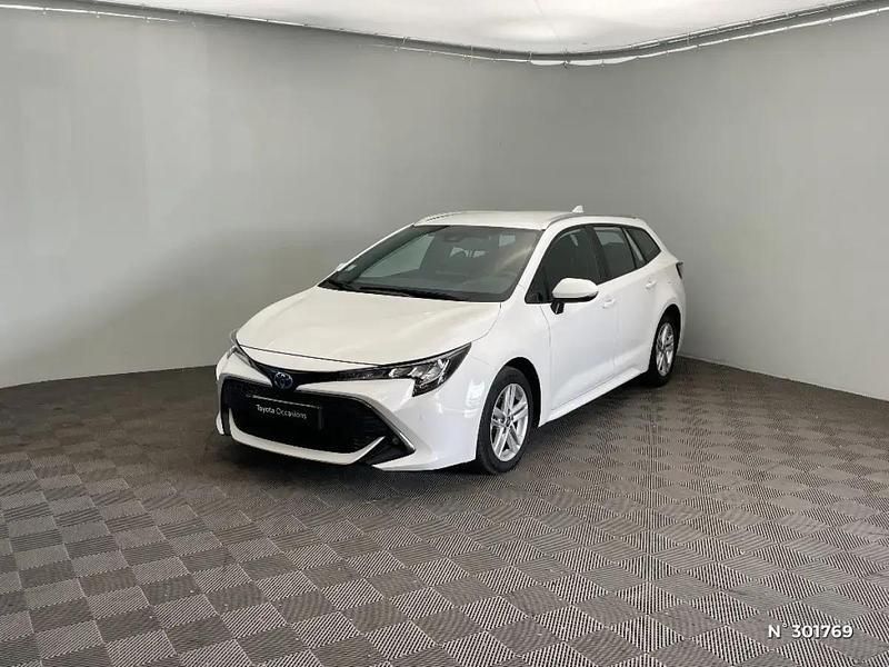Blanc Utilisé 2022 Toyota Corolla Active Berline | 22 490 € (Bon prix) - Image 1/4