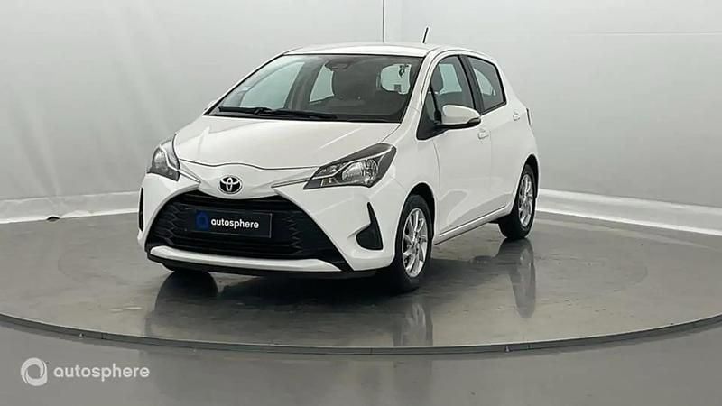 Blanc Occasion 2019 Toyota Yaris Active Berline | 12 999 € (Bon prix) - Image 1/4