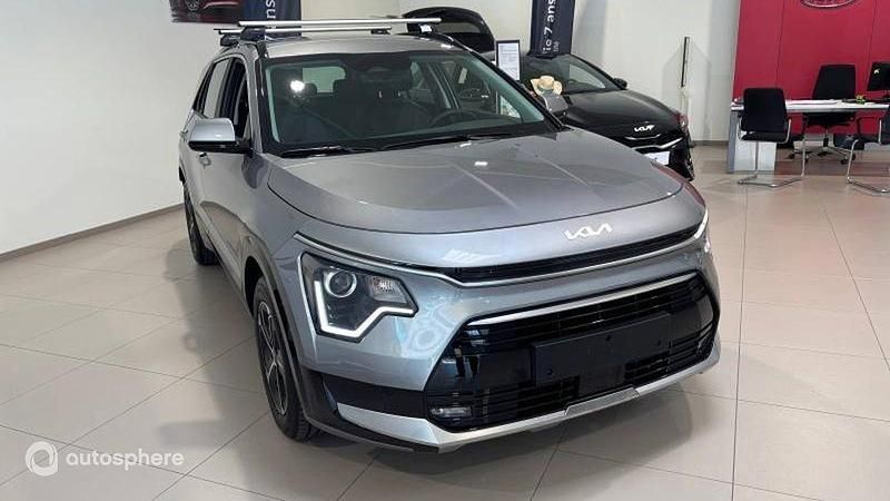 Gris Utilisé 2025 Kia Niro Active SUV | 30 999 € (Prix juste) - Image 1/4